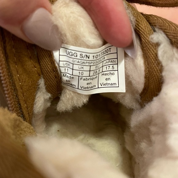 Neumel II UGG Boot - Picture 6 of 11